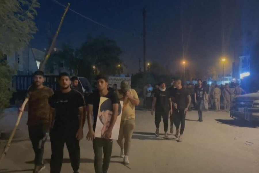 Διαδηλωτές εισέβαλαν στην πρεσβεία της Σουηδίας στο Ιράκ και την πυρπόλησαν ως εκδίκηση για την καύση του Κορανίου