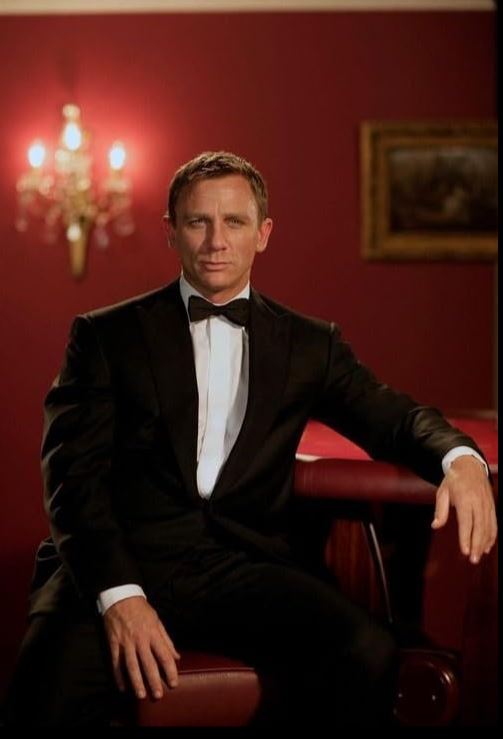 The Roger Moore Way: 50 χρόνια από το πρώτο του «My name is Bond» Roger Moore, Daniel Craig