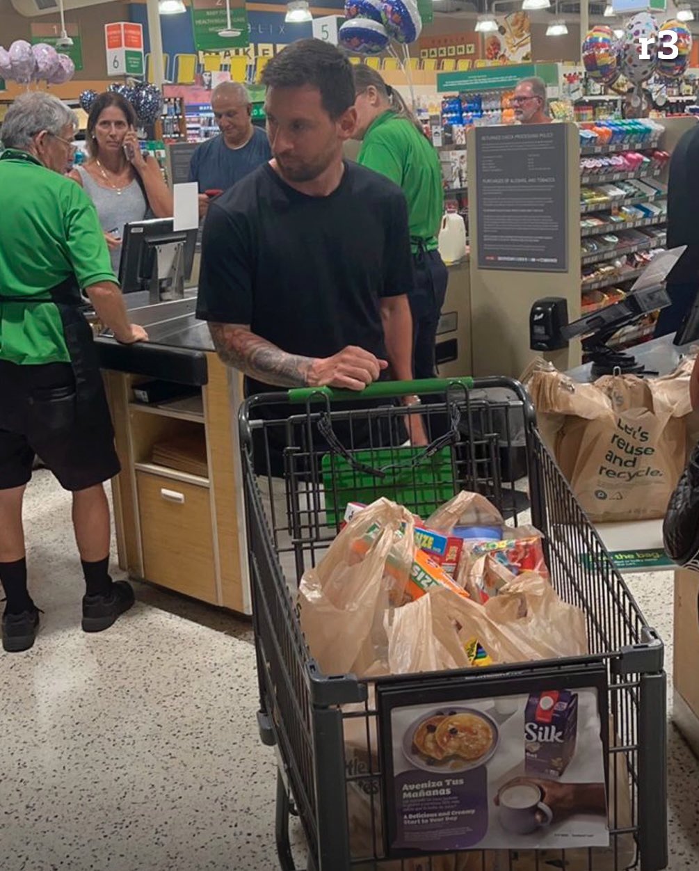 Μέσι: Είναι κεφάτος, πάει στο σούπερ μάρκετ! (Pics) Μέσι
