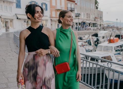 Ted Baker: Αναδεικνύει την Ελλάδα σε μια παγκόσμια καμπάνια βγαλμένη από Carte Postale