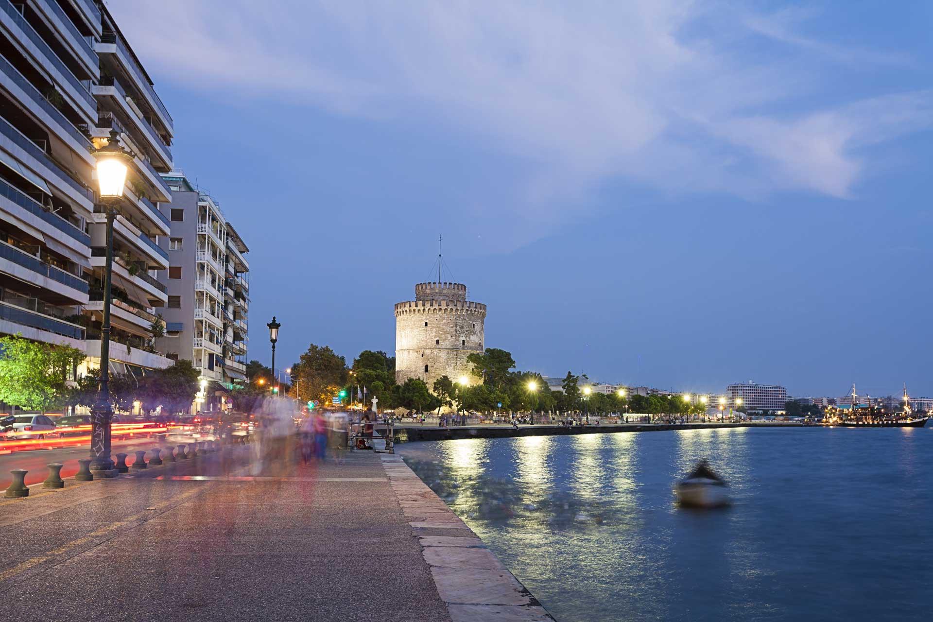 Θεσσαλονίκη: Τουριστική ατραξιόν με φραπέ και «μαλ…» σε βίντεο του Οργανισμού Τουρισμού της πόλης