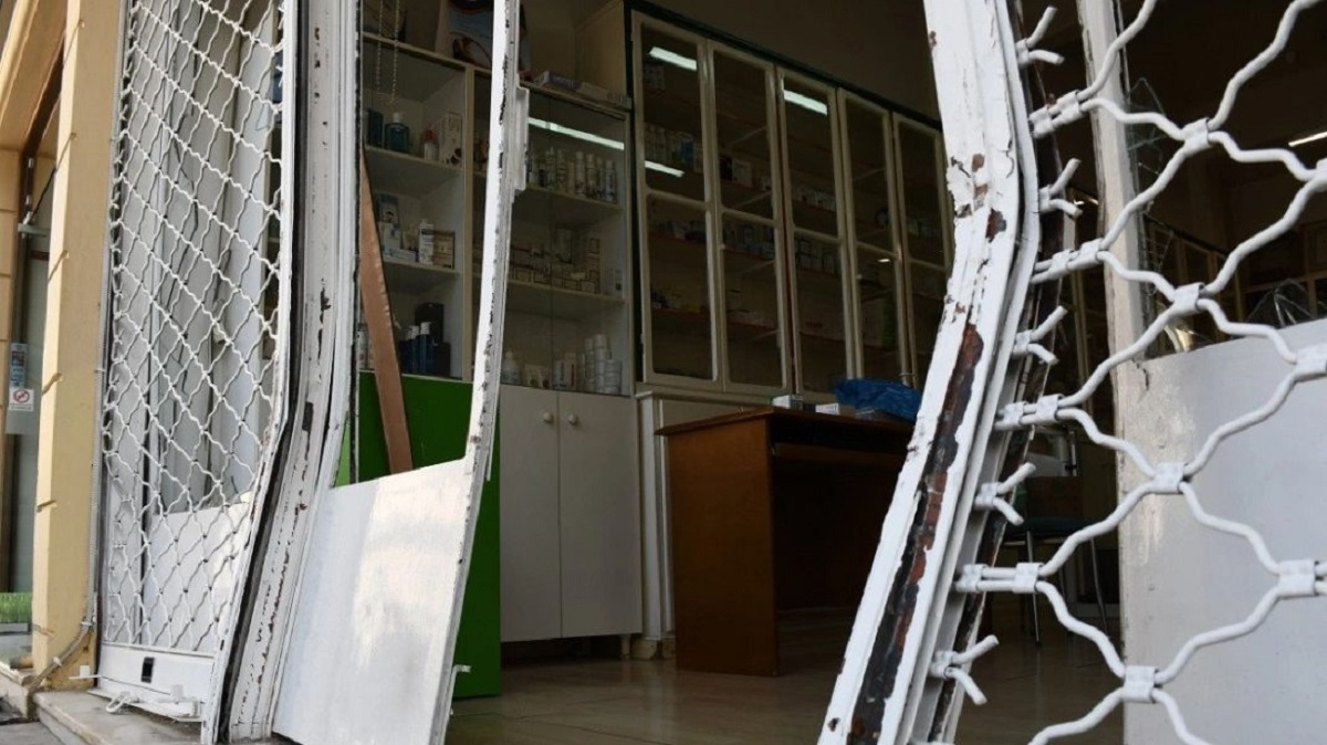 Άργος: Διαρρήκτες εισέβαλαν σε φαρμακείο με κλεμμένο αγροτικό