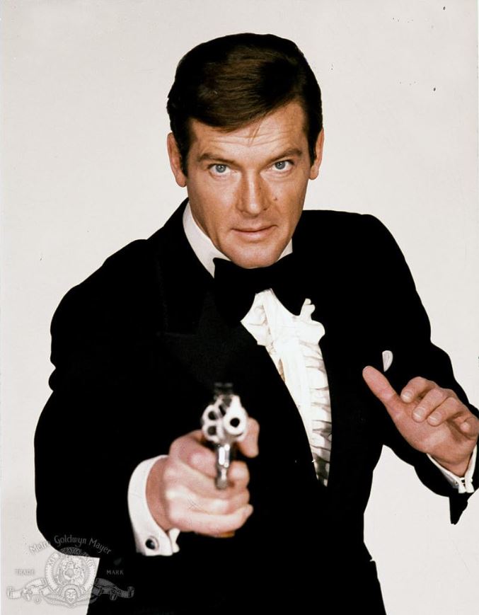 The Roger Moore Way: 50 χρόνια από το πρώτο του «My name is Bond» Roger Moore, James Bond
