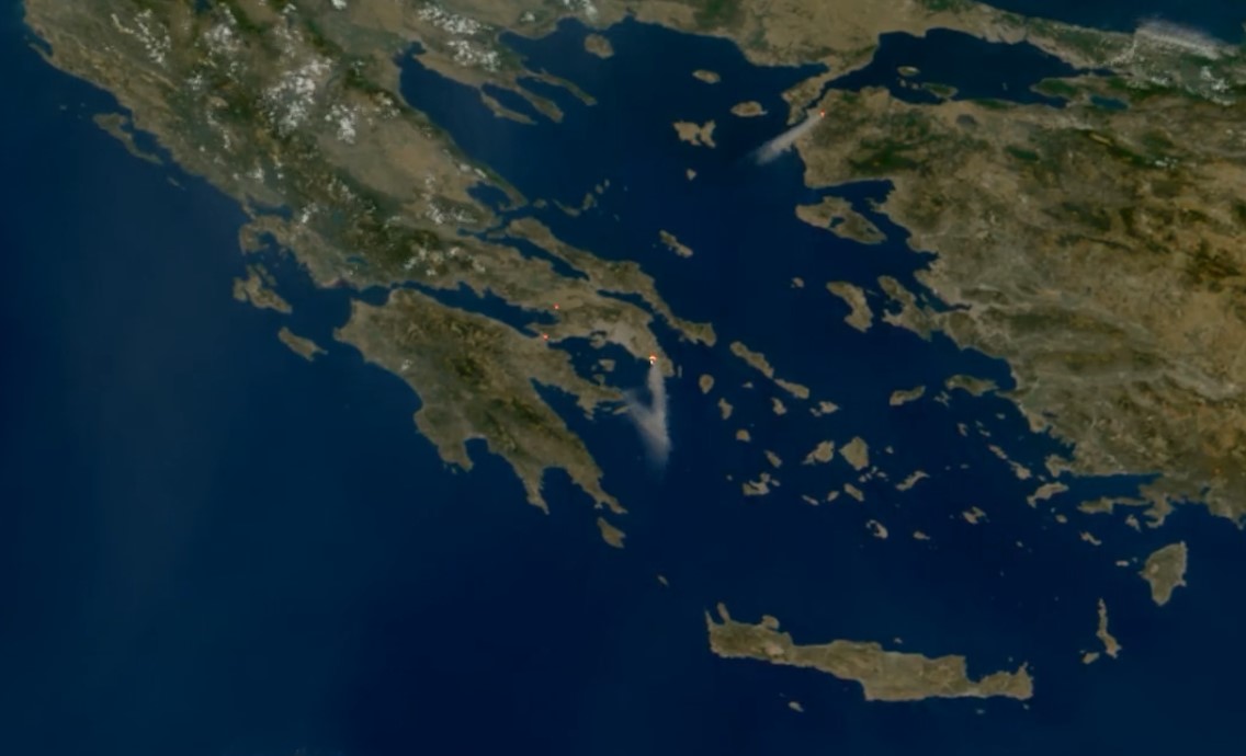 Συγκλονιστικό timelapse από τις φωτιές σε Σαρωνίδα, Λουτράκι και Δερβενοχώρια – Ορατές από το Διάστημα