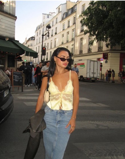 Μακριές τζιν φούστες: αυτό είναι το hot denim trend του καλοκαιριού