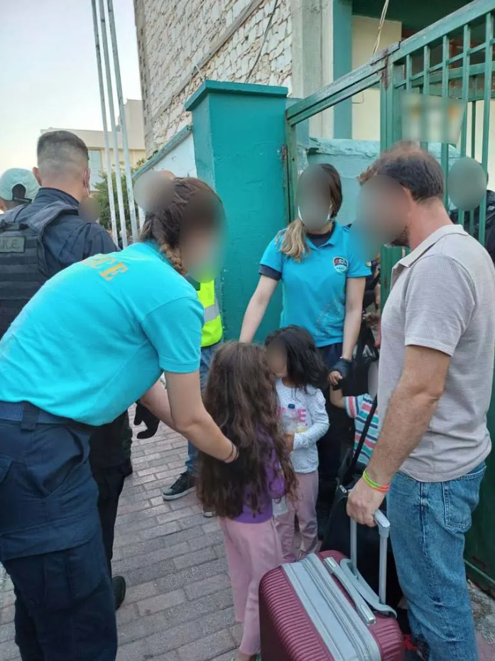 Απομάκρυναν 53 Κούρδους από κτίριο-ερείπιο στη Λαυρεωτική κτίριο-ερείπιο
