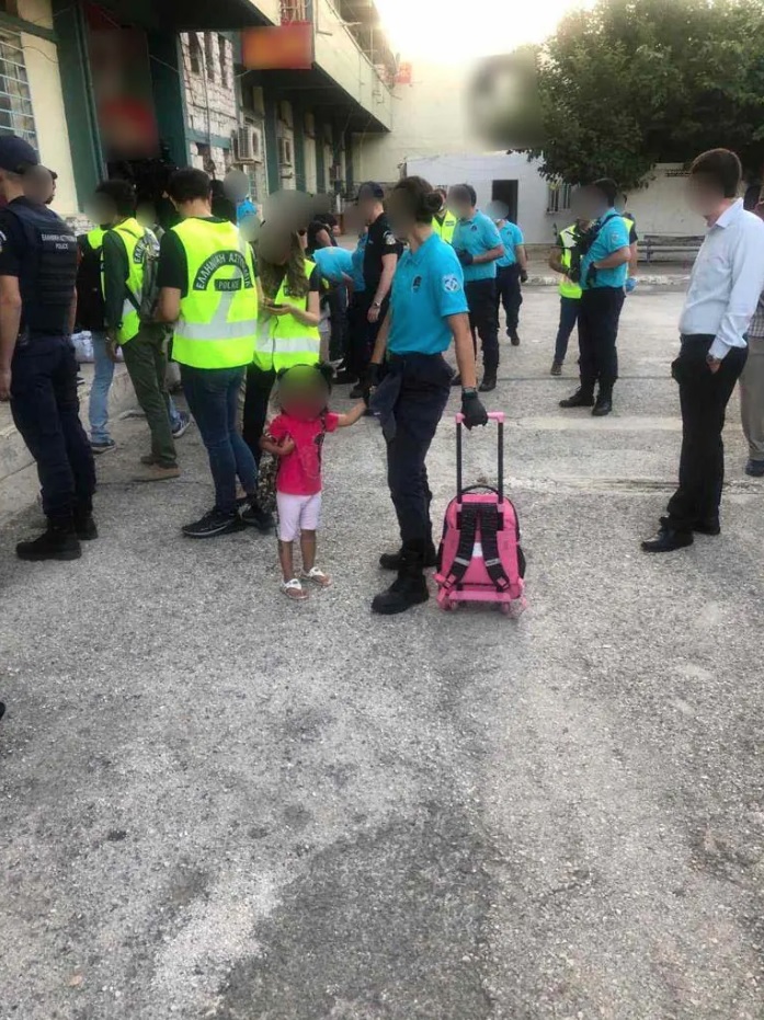Απομάκρυναν 53 Κούρδους από κτίριο-ερείπιο στη Λαυρεωτική κτίριο-ερείπιο