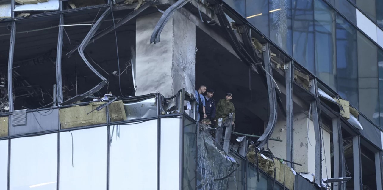 Ουκρανικά drones έπληξαν τη Μόσχα: Χτυπήθηκε κτήριο που στεγάζει υπηρεσίες υπουργείων (Vids)