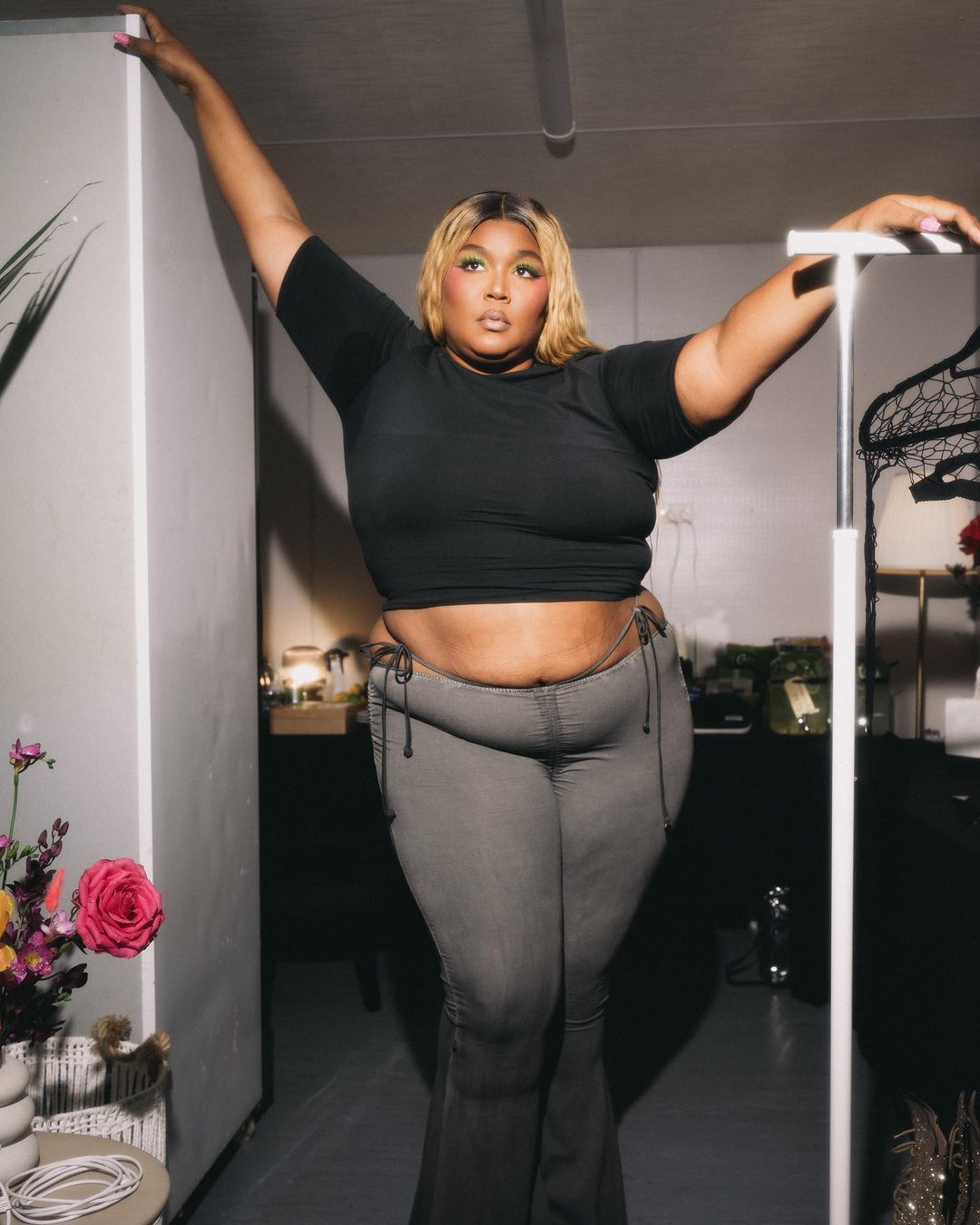 Στο επίκεντρο η Lizzo: Ανάγκαζε χορεύτριές της να τρώνε μπανάνες από κόλπους ιερόδουλων - Οι κατηγορίες που την βαραίνουν Lizzo