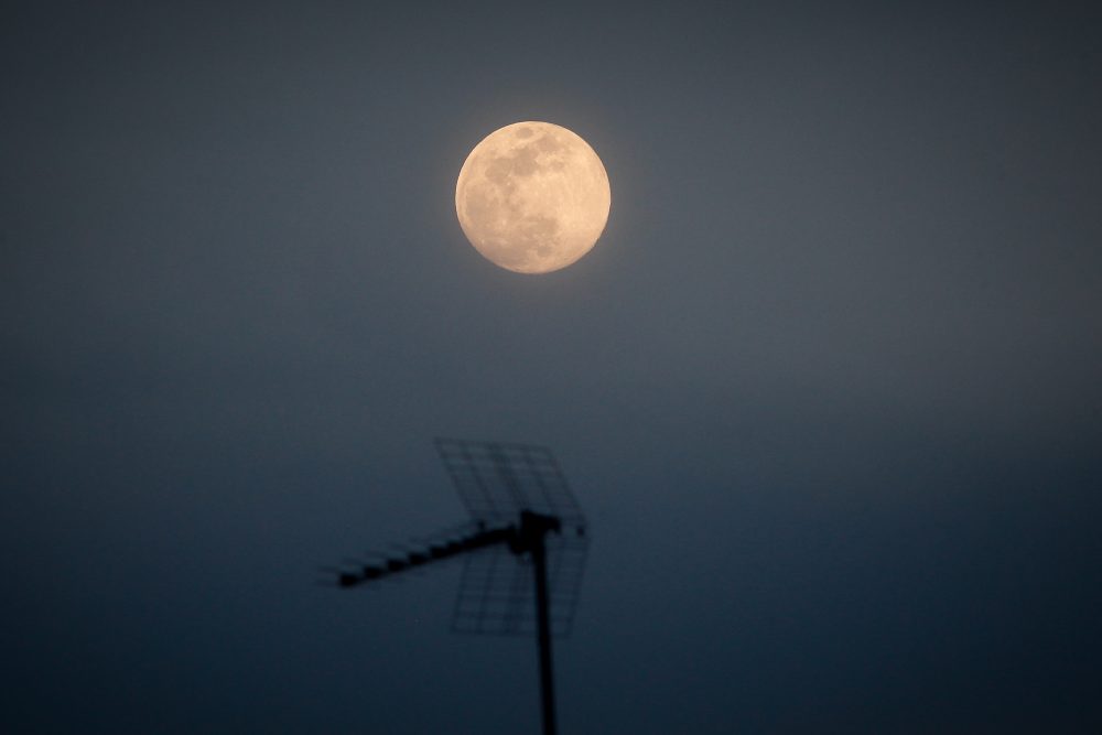 Blue Moon: Σήμερα η σπάνια «μπλε υπερπανσέληνος» – Τον Μάιο του 2026 το επόμενο μπλε φεγγάρι