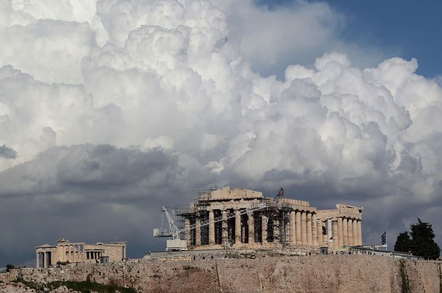 Καιρός: Λιακάδα με… νορμάλ θερμοκρασίες – Πού θα σημειωθούν καταιγίδες (vid)