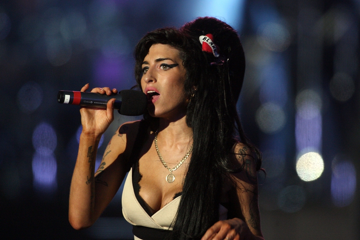 Στη δημοσιότητα αποσπάσματα από τα ημερολόγια της Amy Winehouse – Της άρεσε που ήταν «διαφορετική» και αναζητούσε τον άνδρα των ονείρων της