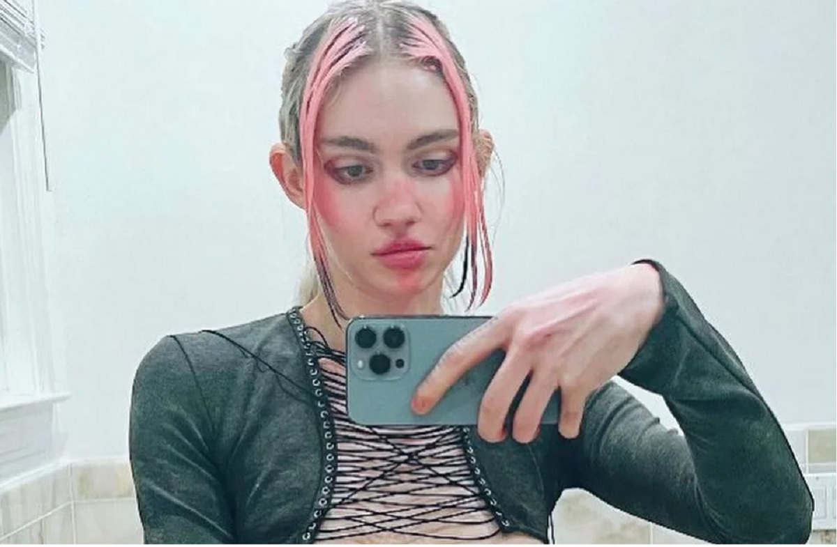 Grimes, η πρώην του Ίλον Μασκ: «Θα ήθελα να μετακομίσω στον Άρη, νομίζω ότι εάν πέθαινα στη Γη θα το μετάνιωνα»