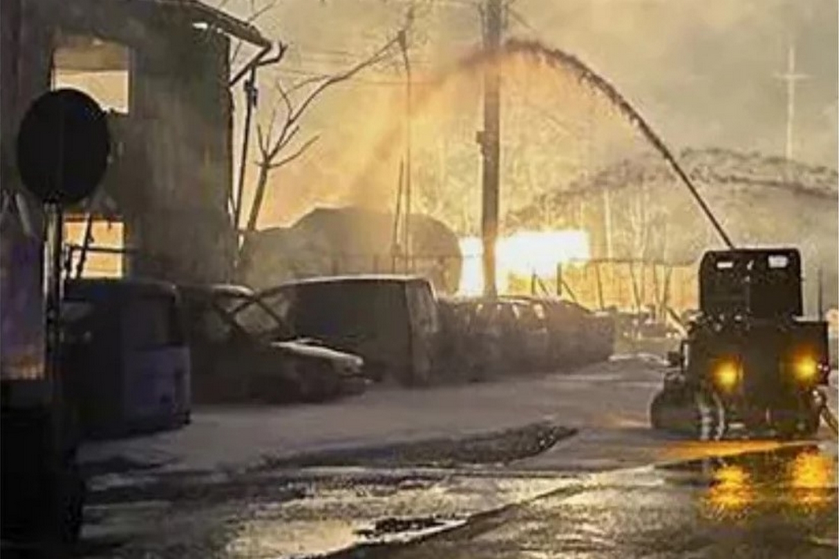 Ρουμανία: Μεγάλη έκρηξη σε πρατήριο καυσίμων στο Βουκουρέστι – Ένας νεκρός και δεκάδες τραυματίες (Vids)