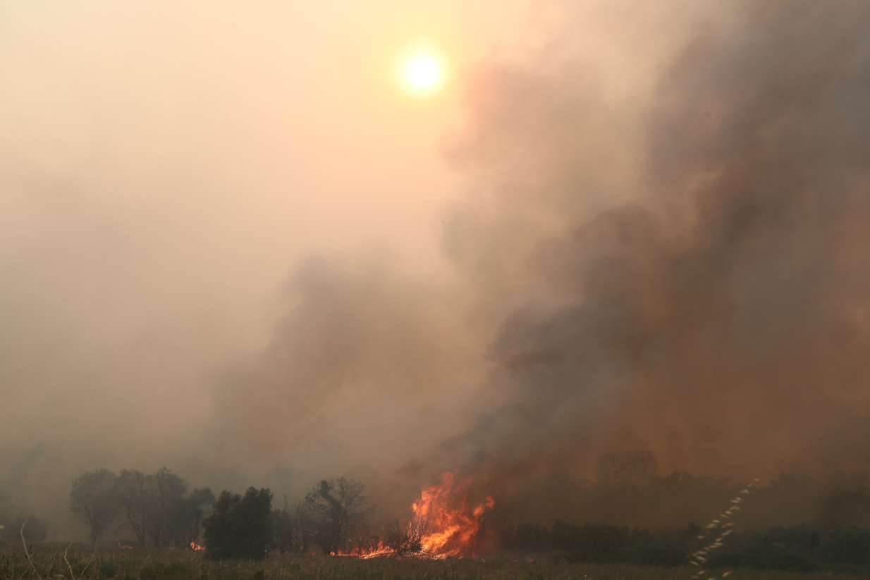 Υπό έλεγχο η φωτιά στη Σαμοθράκη – Δύο συλλήψεις σε Κεφαλονιά και Ιωάννινα
