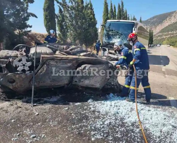 Τραγωδία στη Φωκίδα: Μπροστά στην κόρη της απανθρακώθηκε 67χρονη οδηγός ΙΧ σε σύγκρουση με λεωφορείο