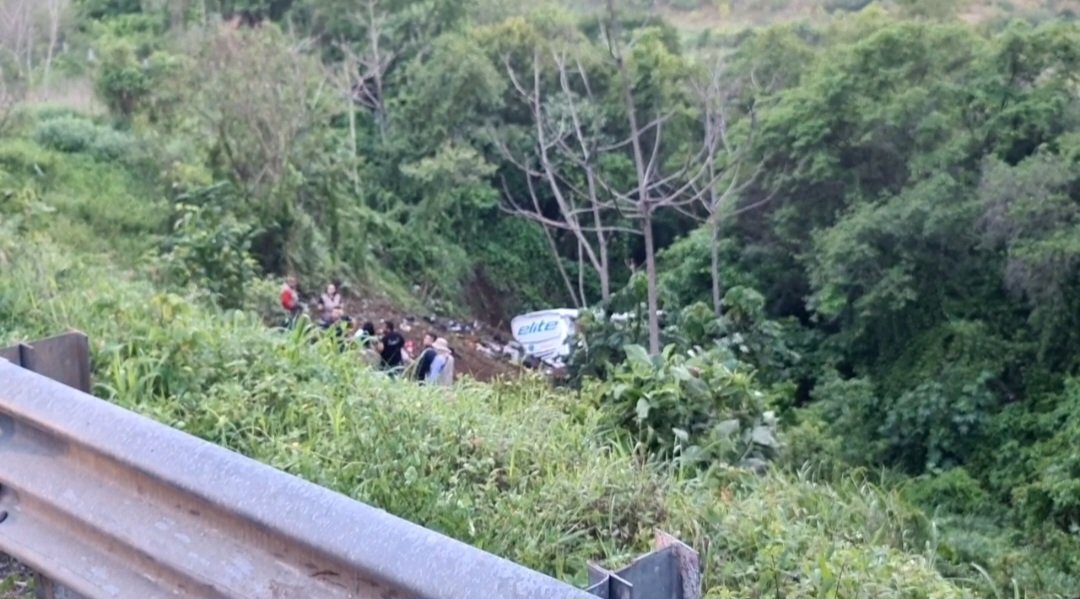 Μεξικό: Τουλάχιστον 15 νεκροί από την πτώση λεωφορείου σε χαράδρα