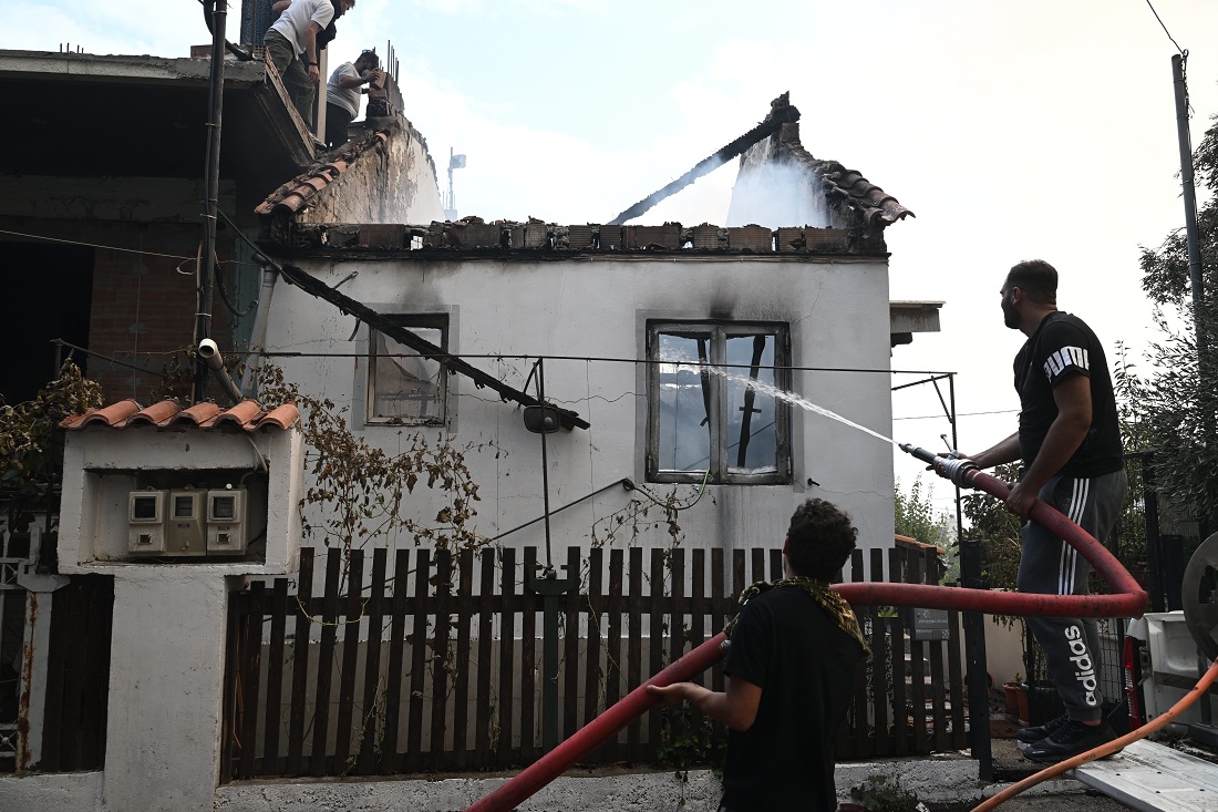 Επτά απόπειρες εμπρησμού στην Πάρνηθα μέσα σε δύο ώρες – Ανακοίνωση Meteo για τους ανέμους τις επόμενες ώρες