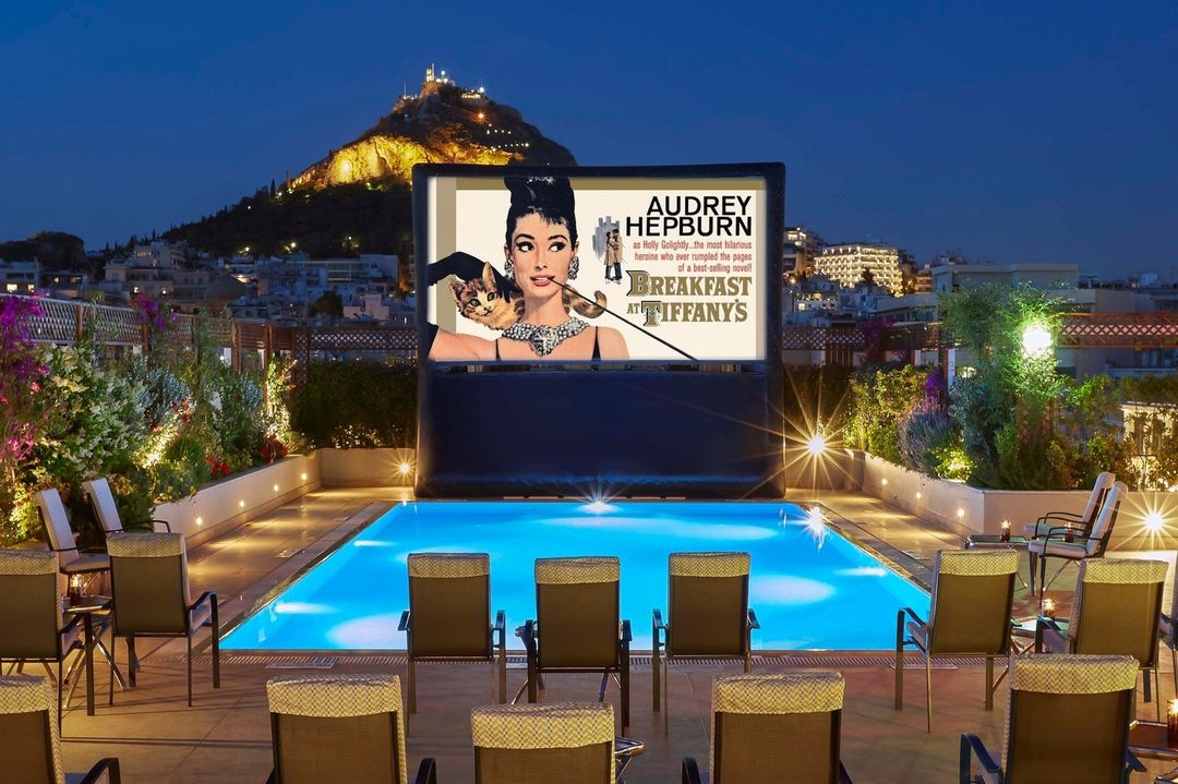 «Ξέμεινες» στην πόλη το καλοκαίρι; Τα ωραιότερα θερινά σινεμά της Αθήνας που περιμένουν να τα ανακαλύψεις