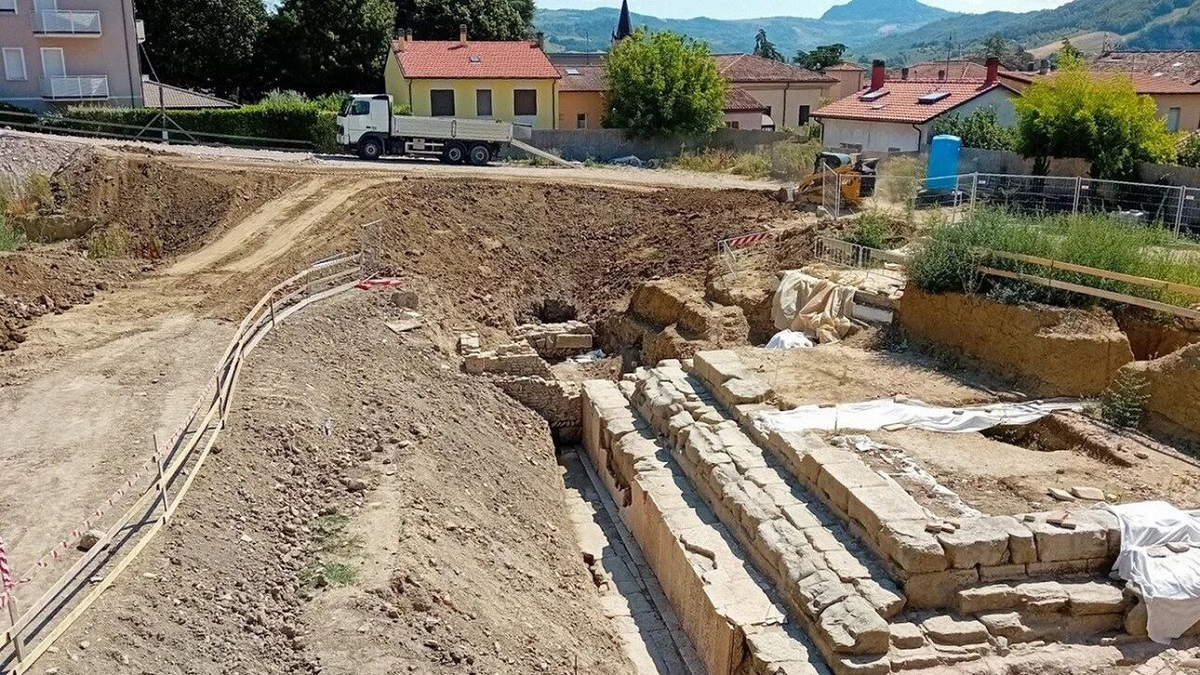 Ιταλία: Έσκαβαν για να χτίσουν σουπερμάρκετ και ανακάλυψαν αρχαίο ρωμαϊκό ναό