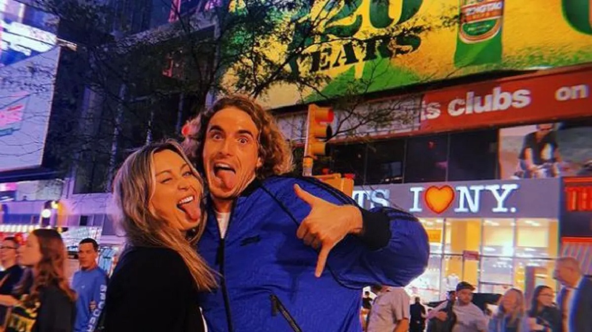 Τσιτσιπάς – Μπαντόσα: Ποζάρουν στην Times Square και χαίρονται τον έρωτά τους