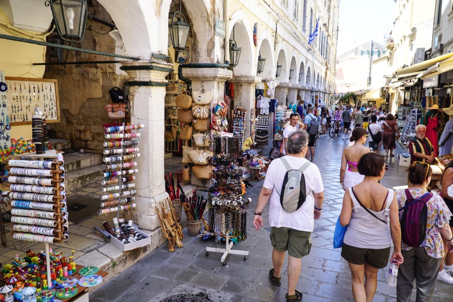 Κάμψη τον Αύγουστο στον τουρισμό της Αθήνας – Στα 81,5% η μέση πληρότητα των ξενοδοχείων