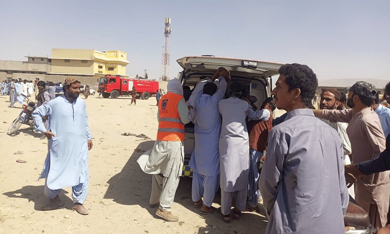 Πακιστάν: Τουλάχιστον 50 νεκροί και δεκάδες τραυματίες από έκρηξη στο Mastung