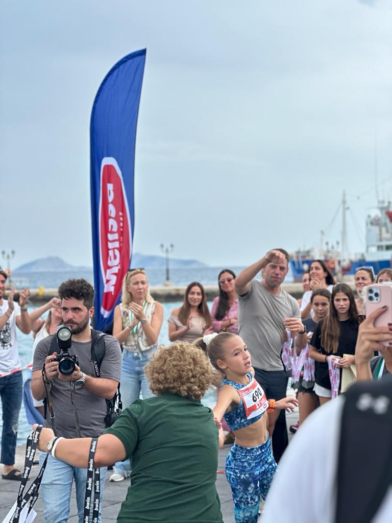 Ο Στέφανος Κασσελάκης με αθλητική περιβολή στο Spetses Mini Marathon Στέφανος Κασσελάκης