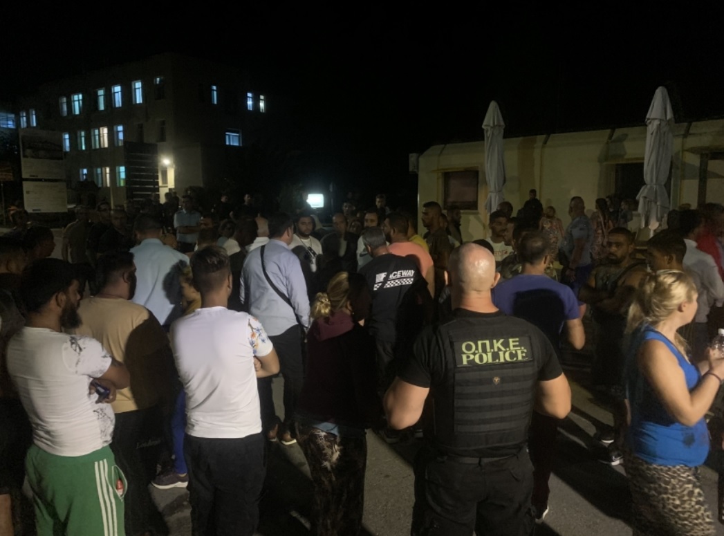 Σπάρτη: Πατέρας και γιος αιματοκύλησαν καταυλισμό Ρομά – Καζάνι που βράζει ο Άγιος Σπυρίδων