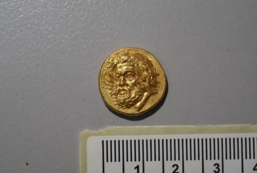 Νόμισμα αξίας 6 εκατ. ευρώ στα χέρια αρχαιοκάπηλων, ανακάλυψε η ΕΛ.ΑΣ.