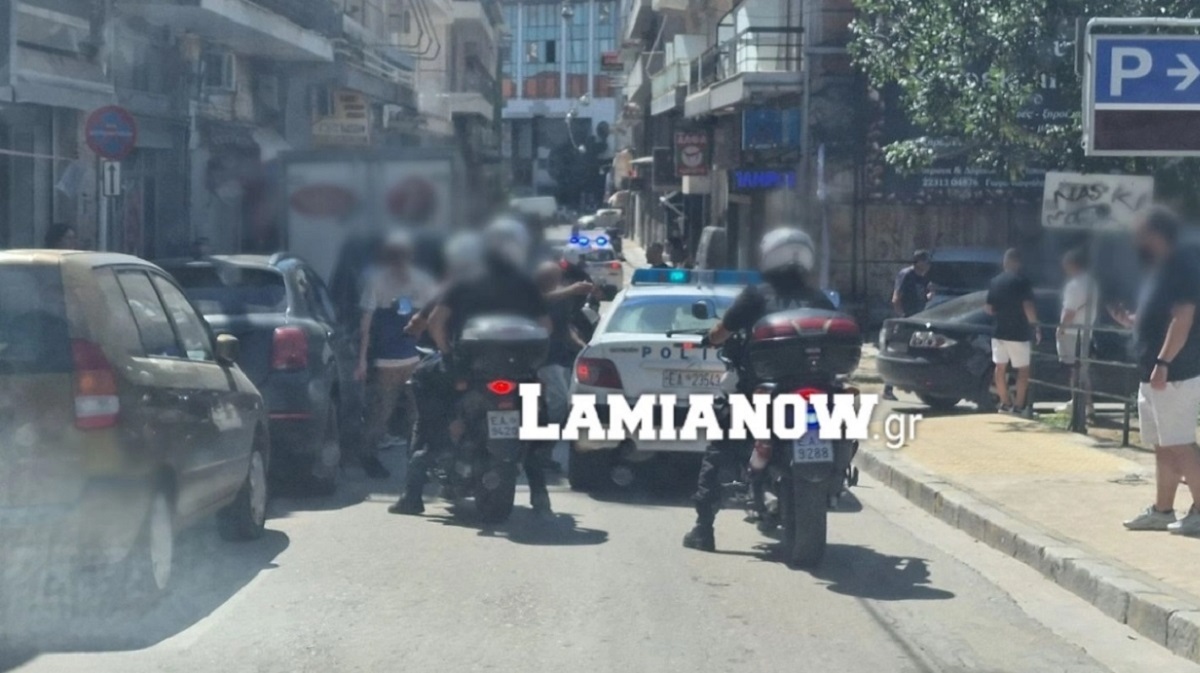 Άγριο ξύλο στο κέντρο της Λαμίας: Περίπου 40 άτομα συνεπλάκησαν με λοστάρια και καδρόνια