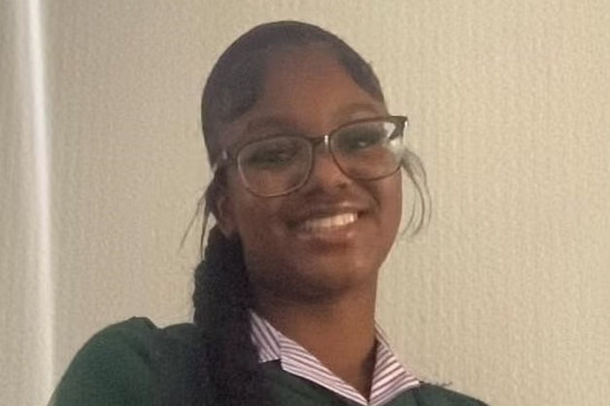 Έγκλημα στο Λονδίνο: Μαχαίρωσε τη 15χρονη στον λαιμό όταν μπήκε στη μέση να προστατεύσει τη φίλη της (Vid)