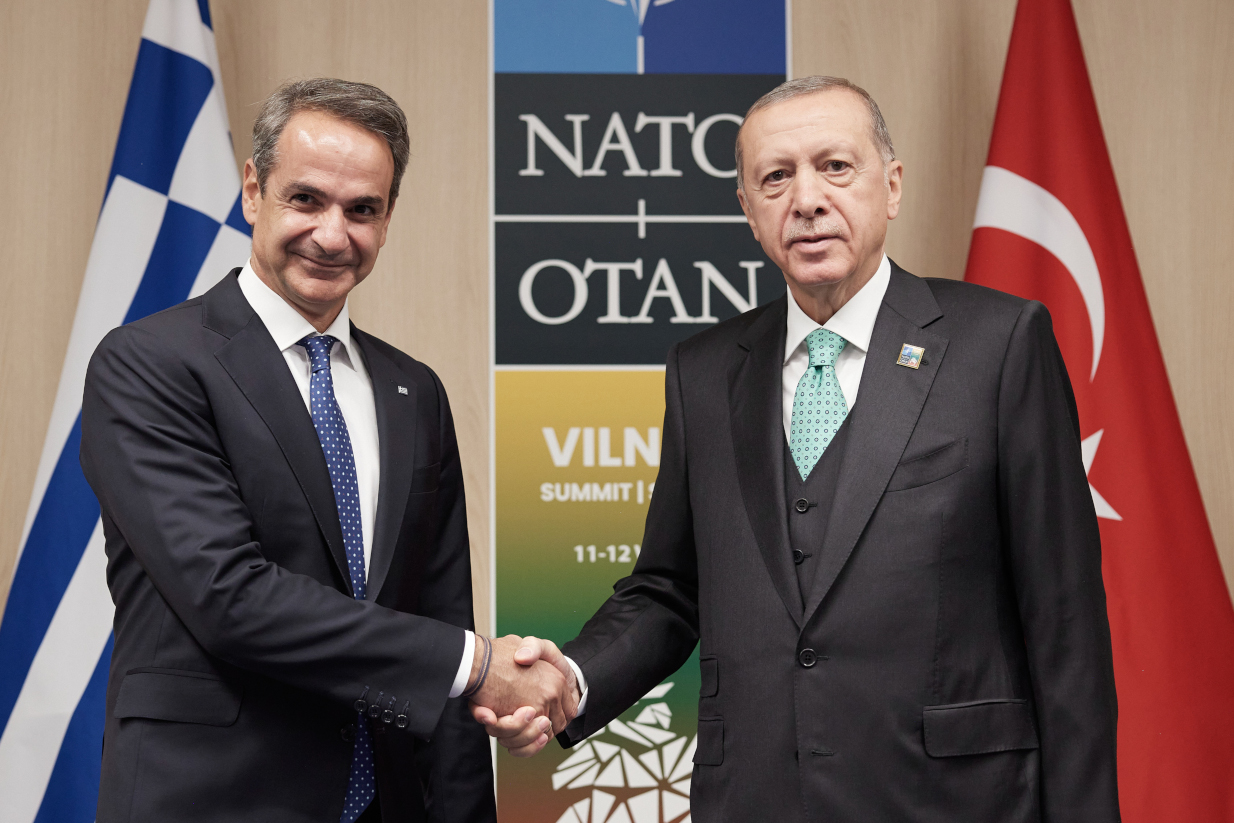 Αιχμηρό άρθρο του RND για Μητσοτάκη-Ερντογάν: «Ελλάδα και Τουρκία, οι εχθροί θα γίνουν τώρα φίλοι;»