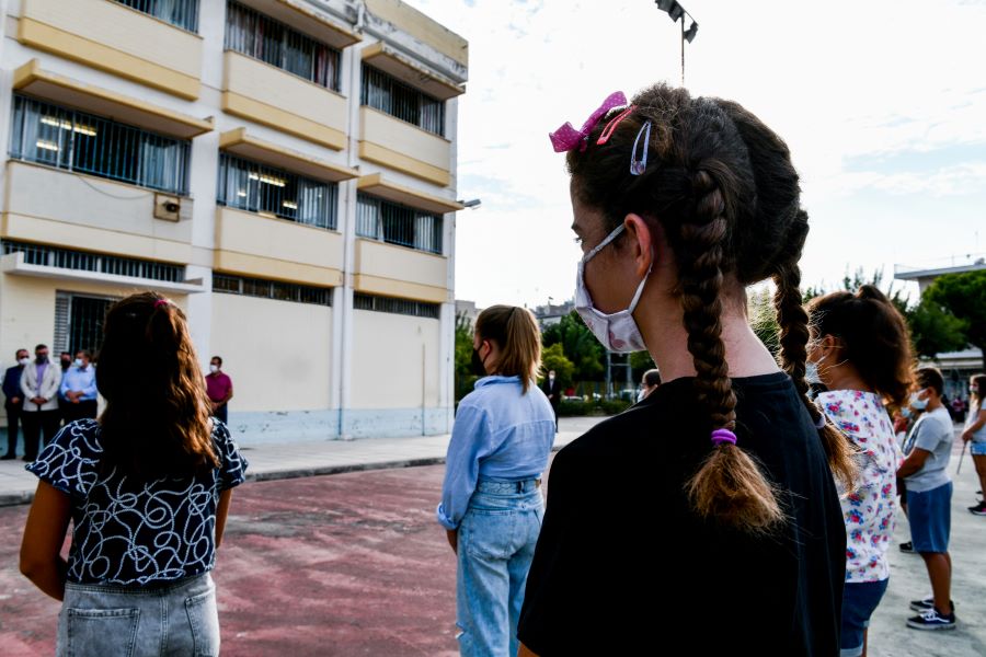 Οι μαθητές ξανά στα θρανία – Πρώτο κουδούνι σήμερα στα σχολεία όλης της χώρας με εξαίρεση αυτά στην περιφέρεια Θεσσαλίας