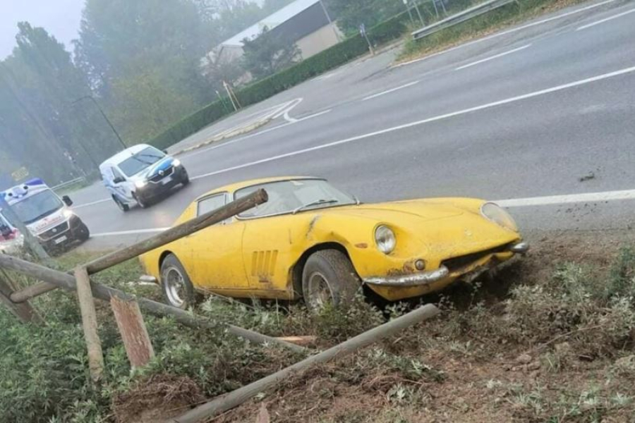 Τράκαρε σπάνια Ferrari αξίας 3 εκατ. ευρώ