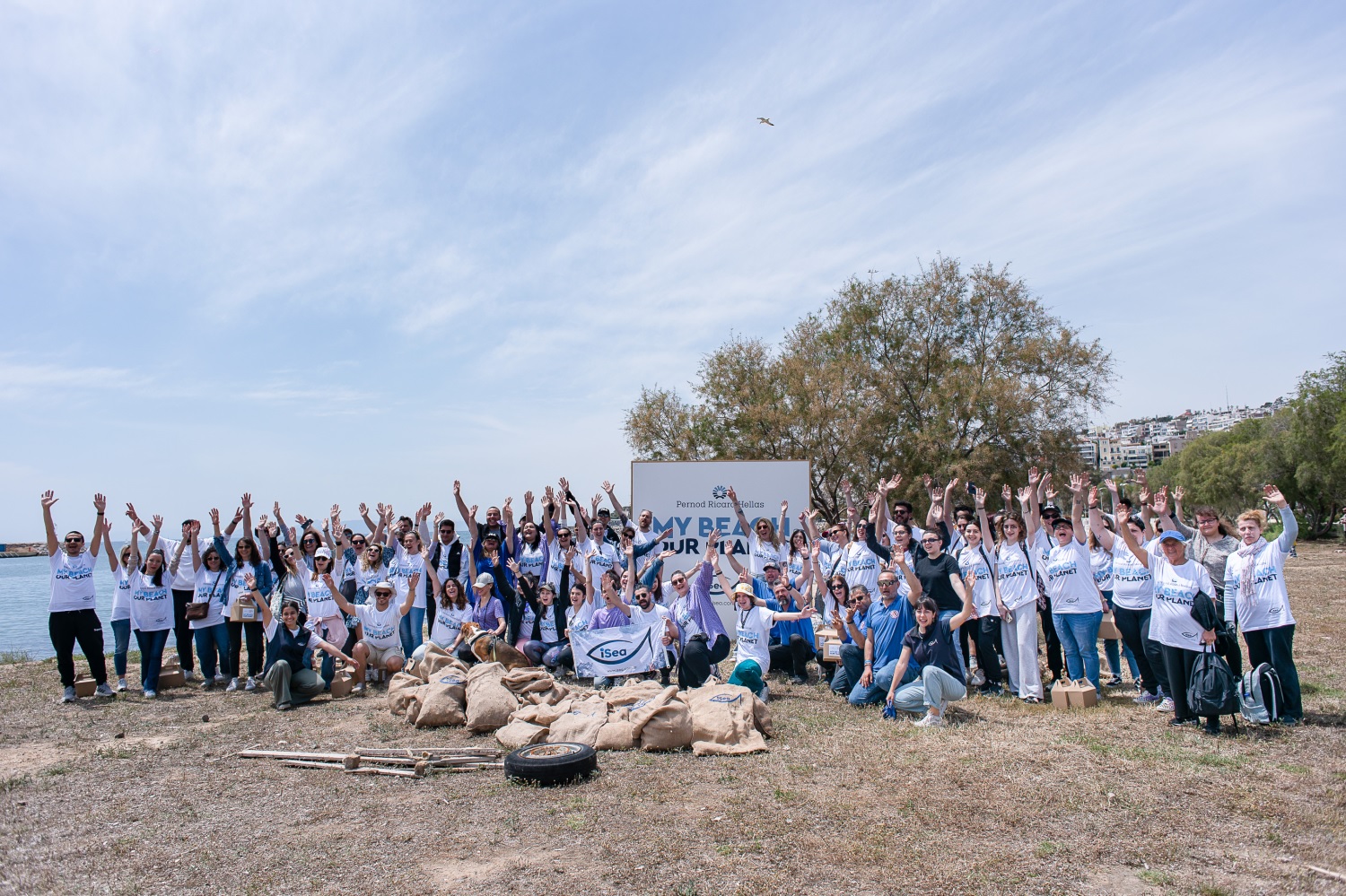 670 εθελοντές καθάρισαν 62.000 τ.μ. παραλιών σε όλη την Ελλάδα, στο πλαίσιο της πρωτοβουλίας «MyBeach. OurPlanet»