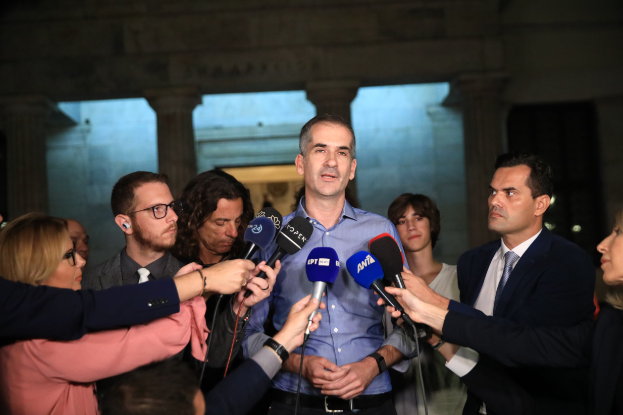 Δήμος Αθηναίων: Παράδοση σκυτάλης από Μπακογιάννη σε Χάρη Δούκα - Μεγάλη ανατροπή με χαμηλότερη προσέλευση δήμος Αθηναίων Μπακογιάννης ήττα