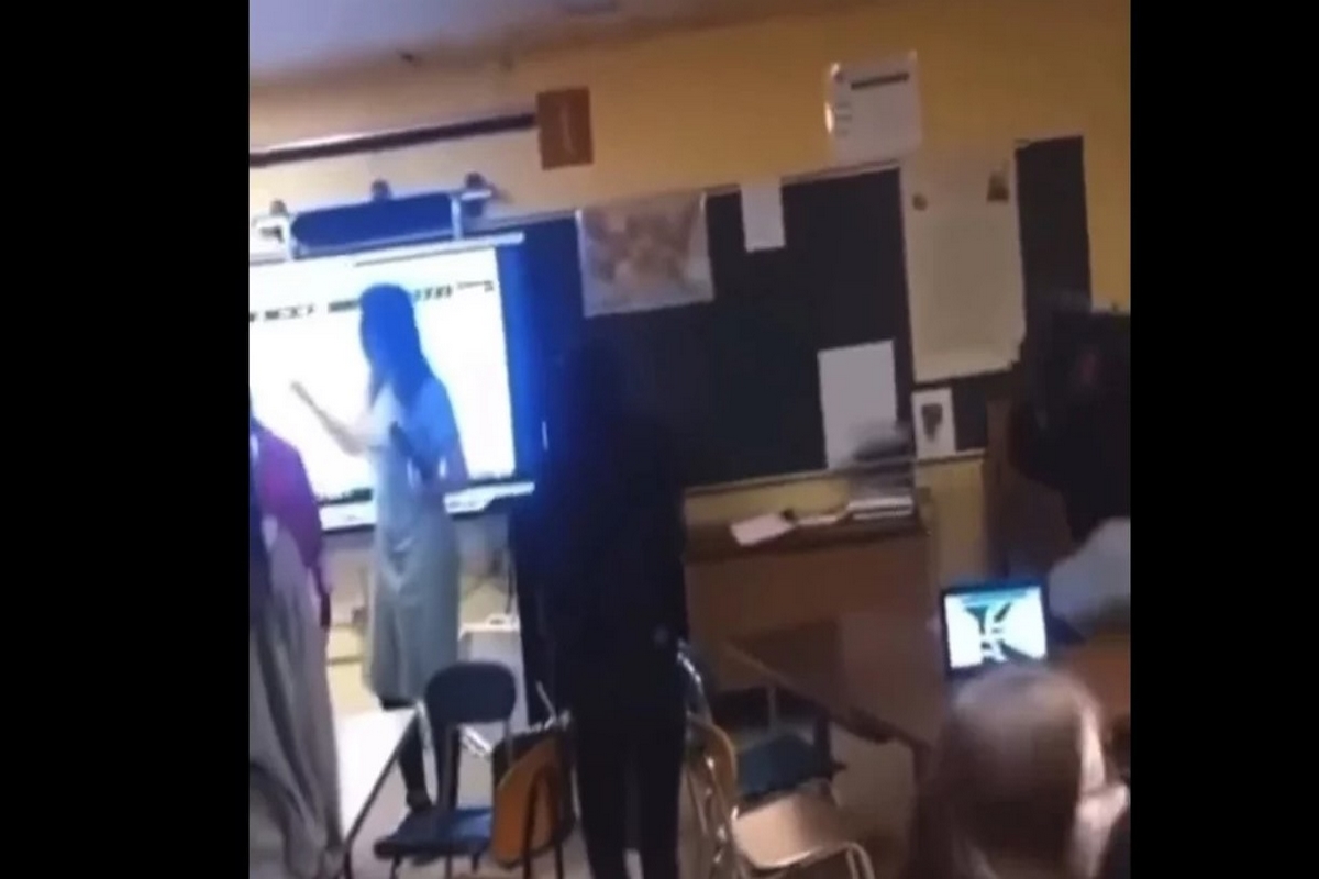 Απίστευτο περιστατικό σε σχολείο στις ΗΠΑ: Μαθήτρια πέταξε καρέκλα στο κεφάλι δασκάλας (Vid)