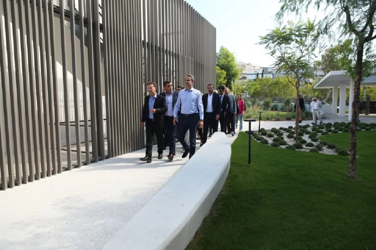 Μητσοτάκης: Επίσκεψη στο πρώτο κτίριο που κατασκευάστηκε στο Ελληνικό - «Αποδείξαμε ότι ξεπερνάμε μεγάλα εμπόδια» Μητσοτάκης