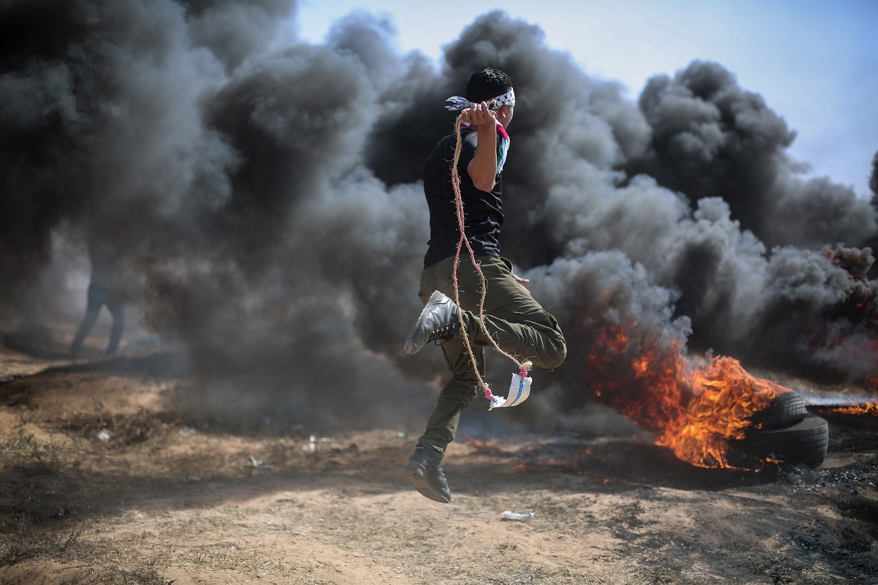 Guardian: Γιατί η Χαμάς ήθελε να προκαλέσει ισραηλινή εισβολή στη Γάζα και απώλειες αμάχων
