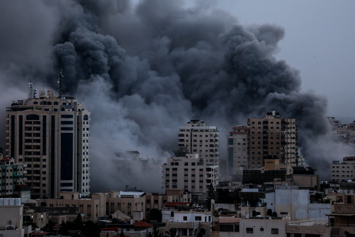 Μέση Ανατολή: Κλιμάκωση του πολέμου – Το Ισραήλ δέχεται πυρά και από Συρία και Λίβανο