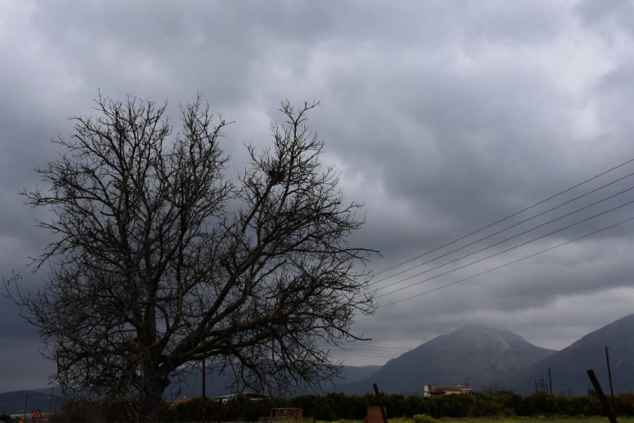 Καιρός: Αλλαγή σκηνικού την Τετάρτη με πτώση θερμοκρασίας, βροχές και καταιγίδες