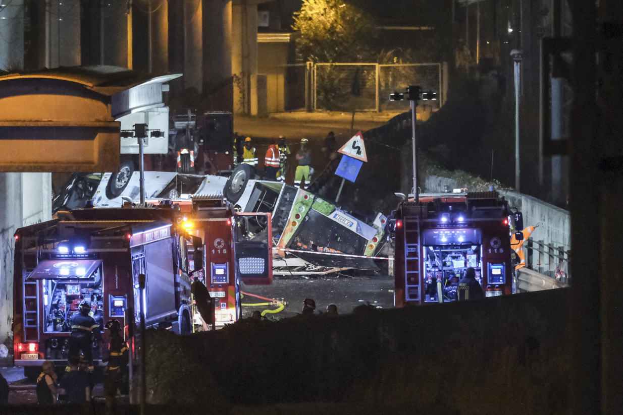 Βενετία: Συγκλονίζουν οι ιστορίες των επιβαινόντων – Η νιόπαντρη έγκυος και το νεογέννητο που επέζησε