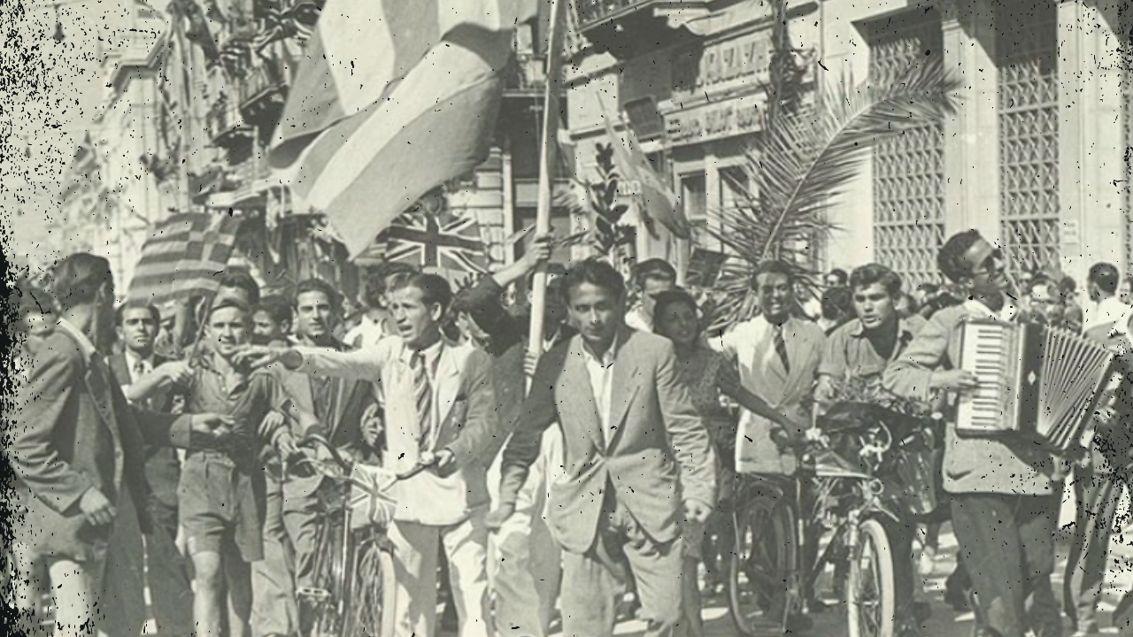 Αθήνα, 12 Οκτωβρίου 1944: Η απελευθέρωση από τους Ναζί μέσα από την κάμερα του Φίνου