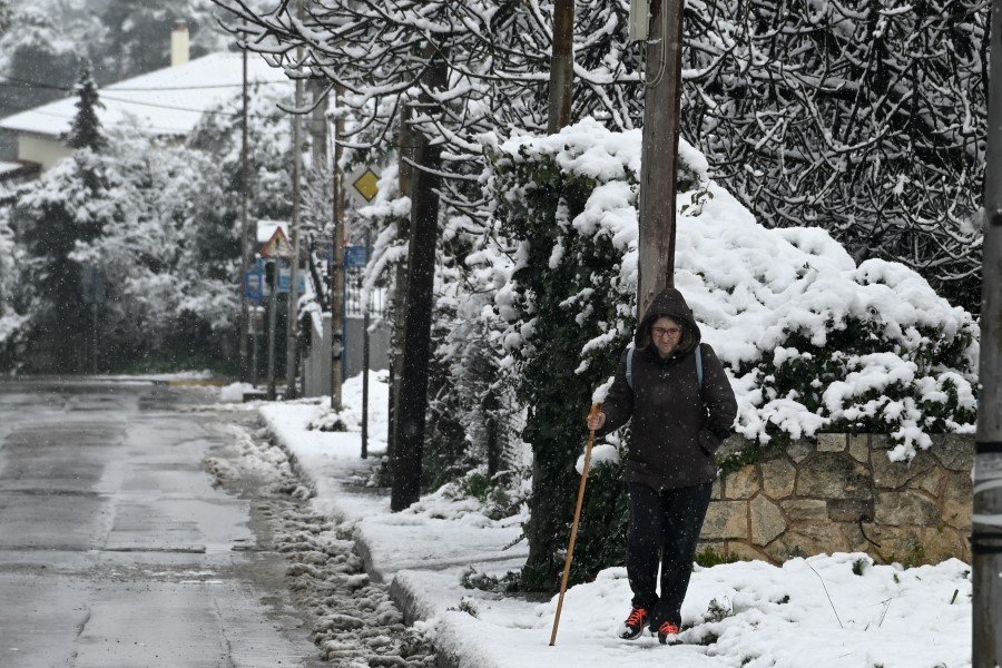 Έρχεται η κακοκαιρία Alexis και φέρνει χειμωνιάτικο καιρό με καταιγίδες και χιόνια