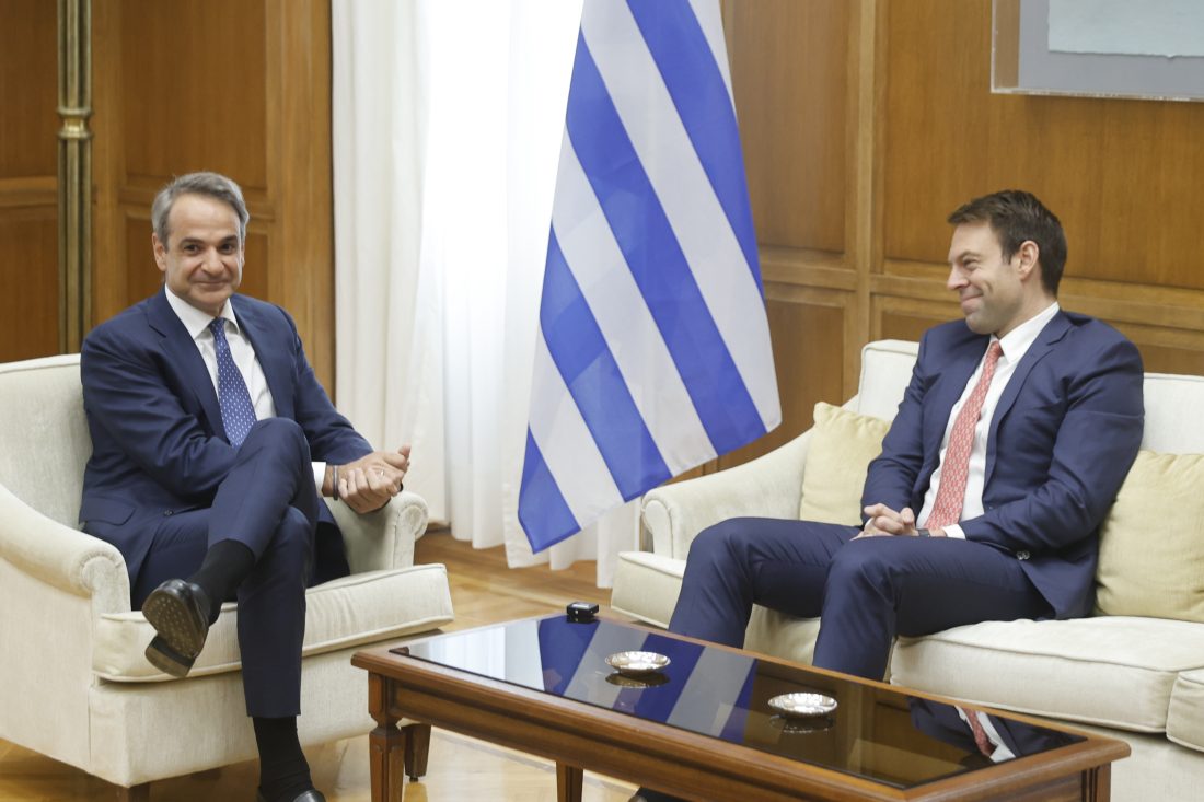 Πρώτη συνάντηση Μητσοτάκη – Κασσελάκη στη Βουλή: Πόθεν έσχες και ΕΥΠ στο επίκεντρο της ατζέντας του προέδρου του ΣΥΡΙΖΑ