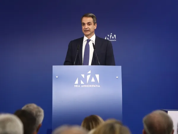 Μητσοτάκης: Στον ΣΥΡΙΖΑ τσακώνονται αν ο αρχηγός τους είναι ο Τραμπ ή ο Μπέπε Γκρίλο