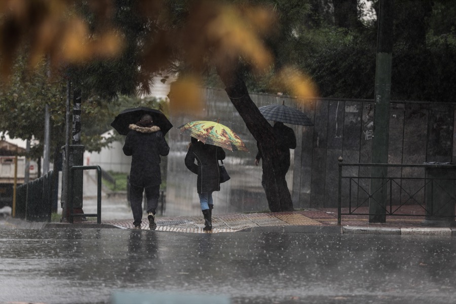 Προειδοποίηση Καλλιάνου για ισχυρές καταιγίδες και πιθανές πλημμύρες σε τρεις περιοχές – «Ανησυχώ για το Σάββατο»