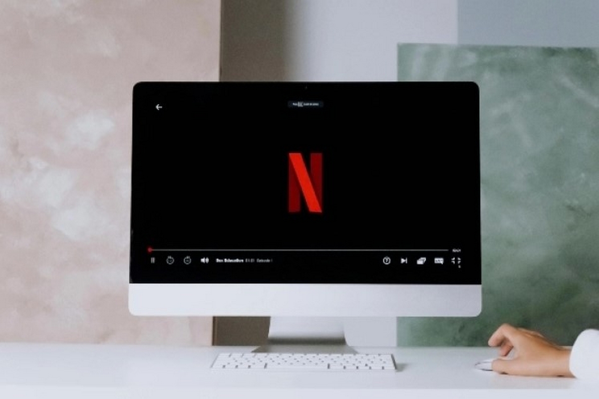 Σκηνοθέτης έπαιξε τα λεφτά που του έδωσε το Netflix στο χρηματιστήριο: Το αστρονομικό ποσό και η εταιρεία που επένδυσε