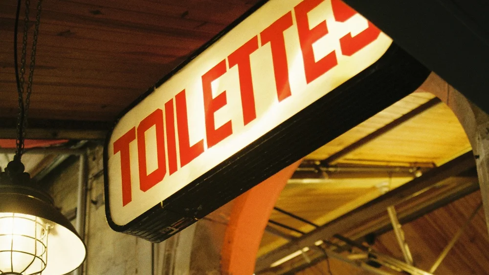 Τα 6 πιο εκνευριστικά πράγματα σε τουαλέτες σε μπαρ